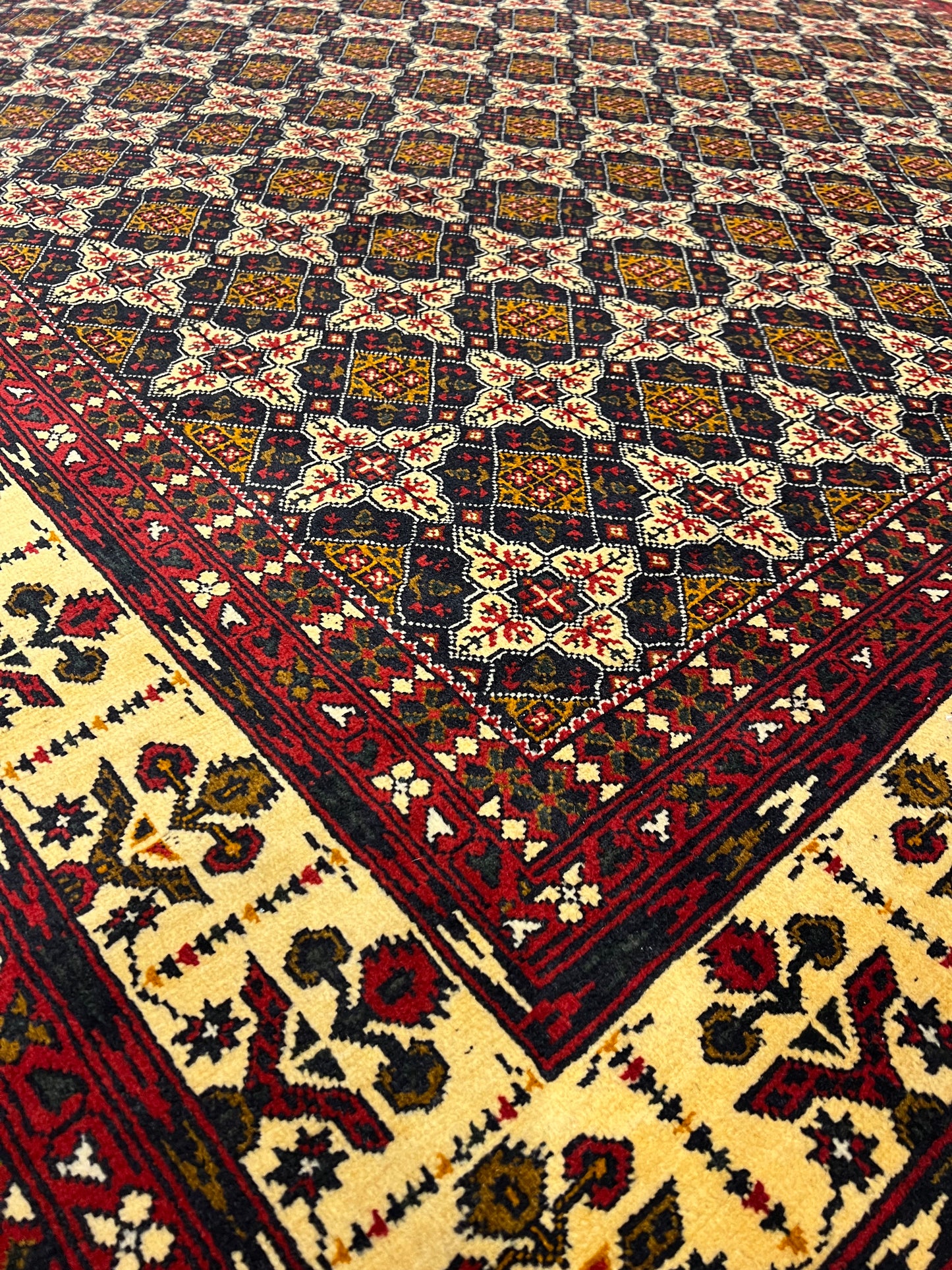 Fine Bukhara MP5220 - 8.2 x 11.4