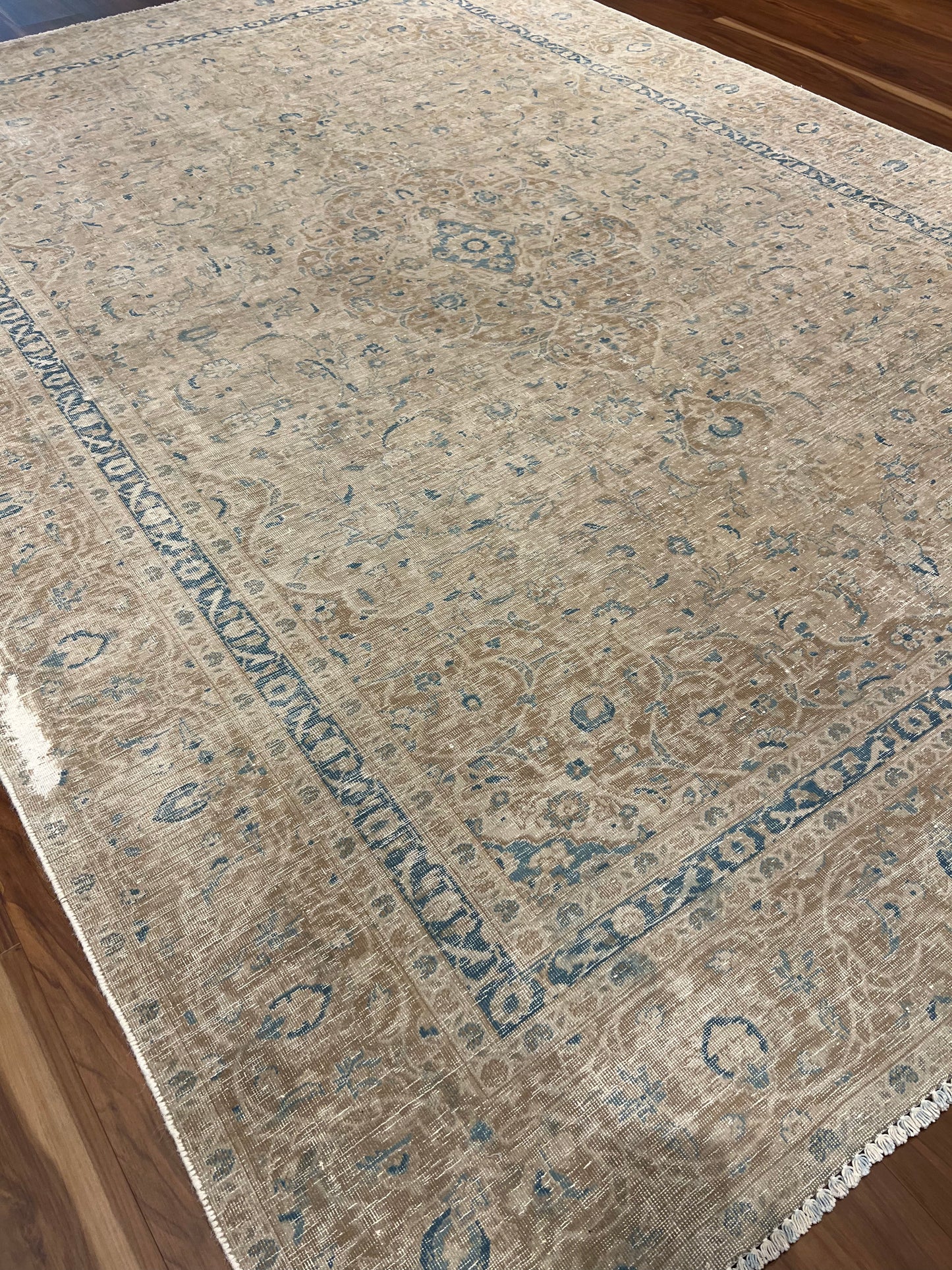 Elegant Antique Distressed Keshan Wool Rug MP5287 - 7.5 x 10.3
