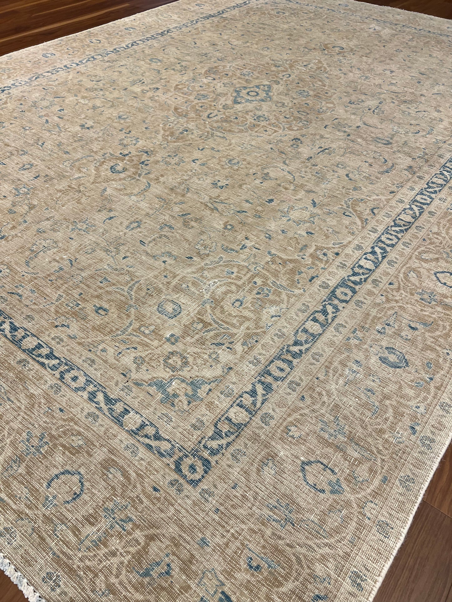 Elegant Antique Distressed Keshan Wool Rug MP5287 - 7.5 x 10.3