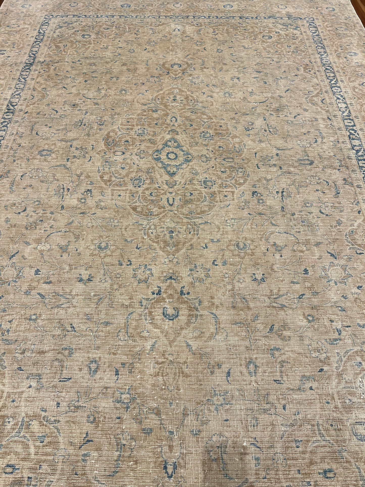 Elegant Antique Distressed Keshan Wool Rug MP5287 - 7.5 x 10.3
