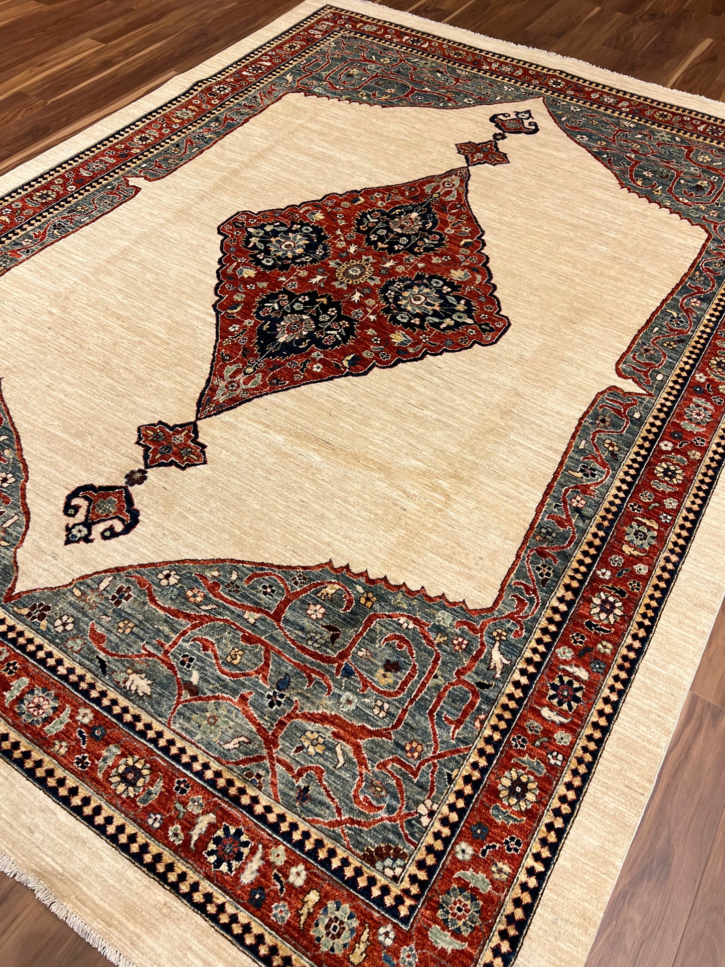 Mystique Bakshaish MP5327 - 8.10 x 11.10