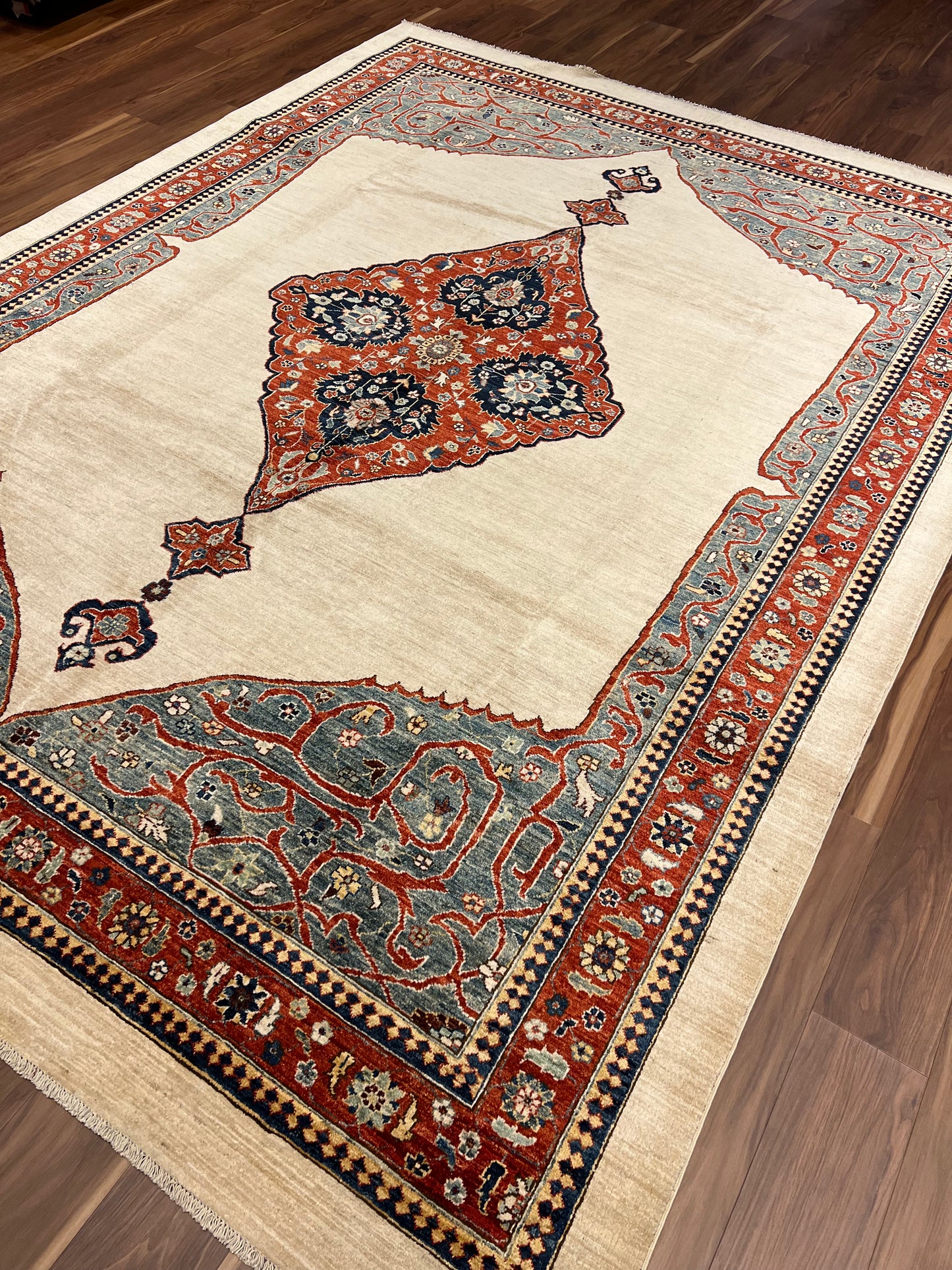 Mystique Bakshaish MP5327 - 8.10 x 11.10
