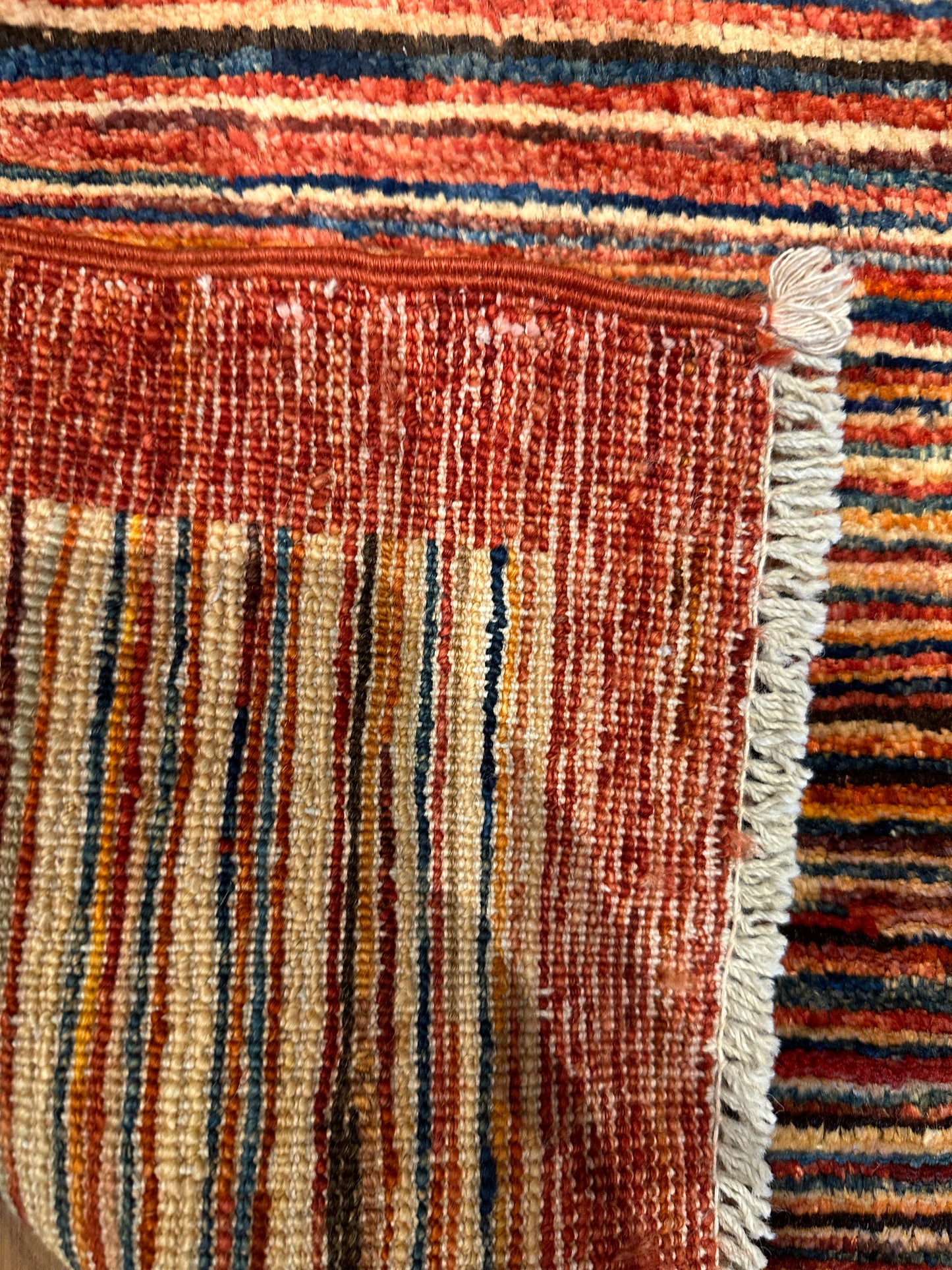 Modern Striped MP5737 - 3.9 x 6.2