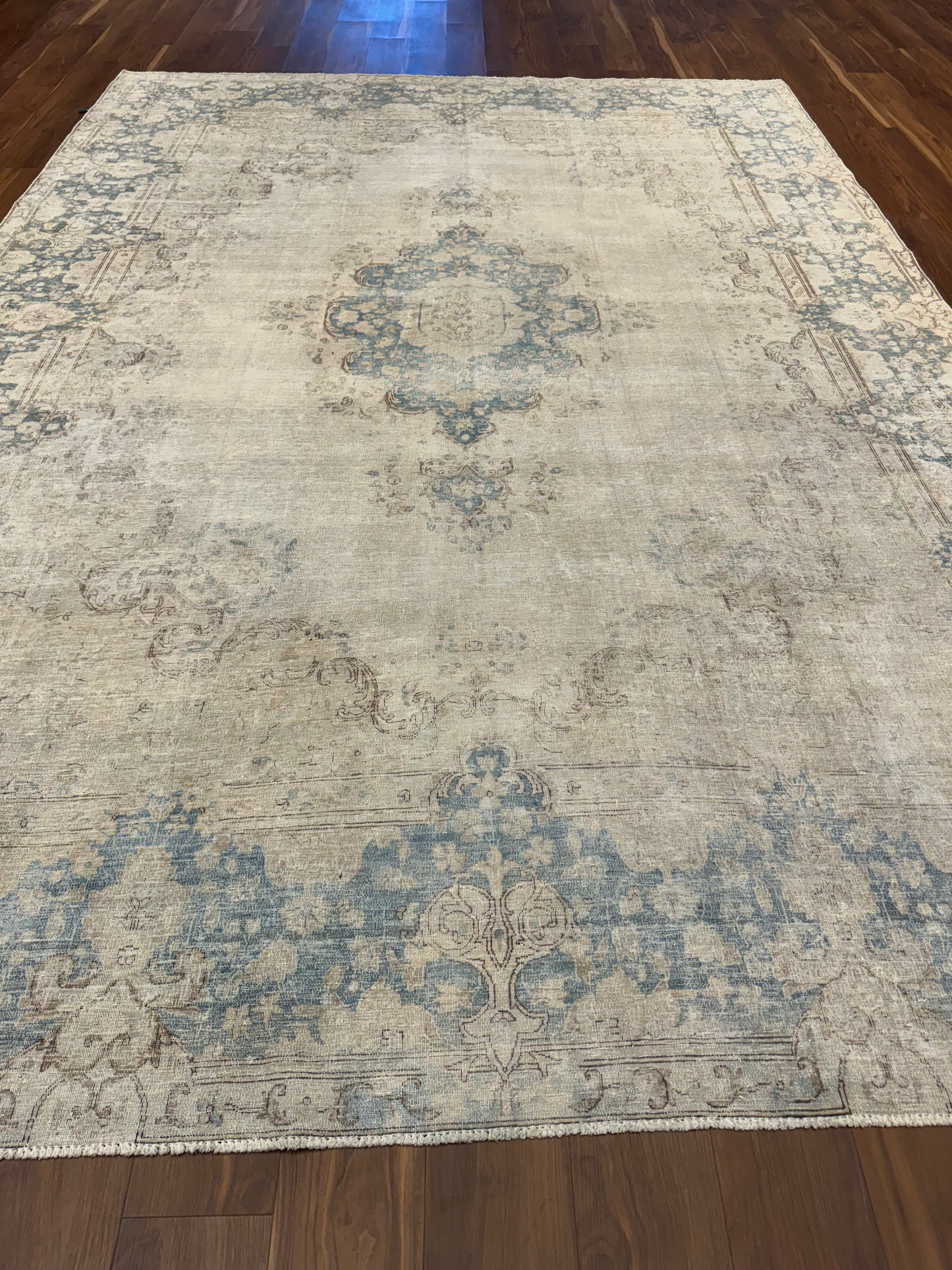 Vintage Persian MP6212 - 9.7 x 13.11
