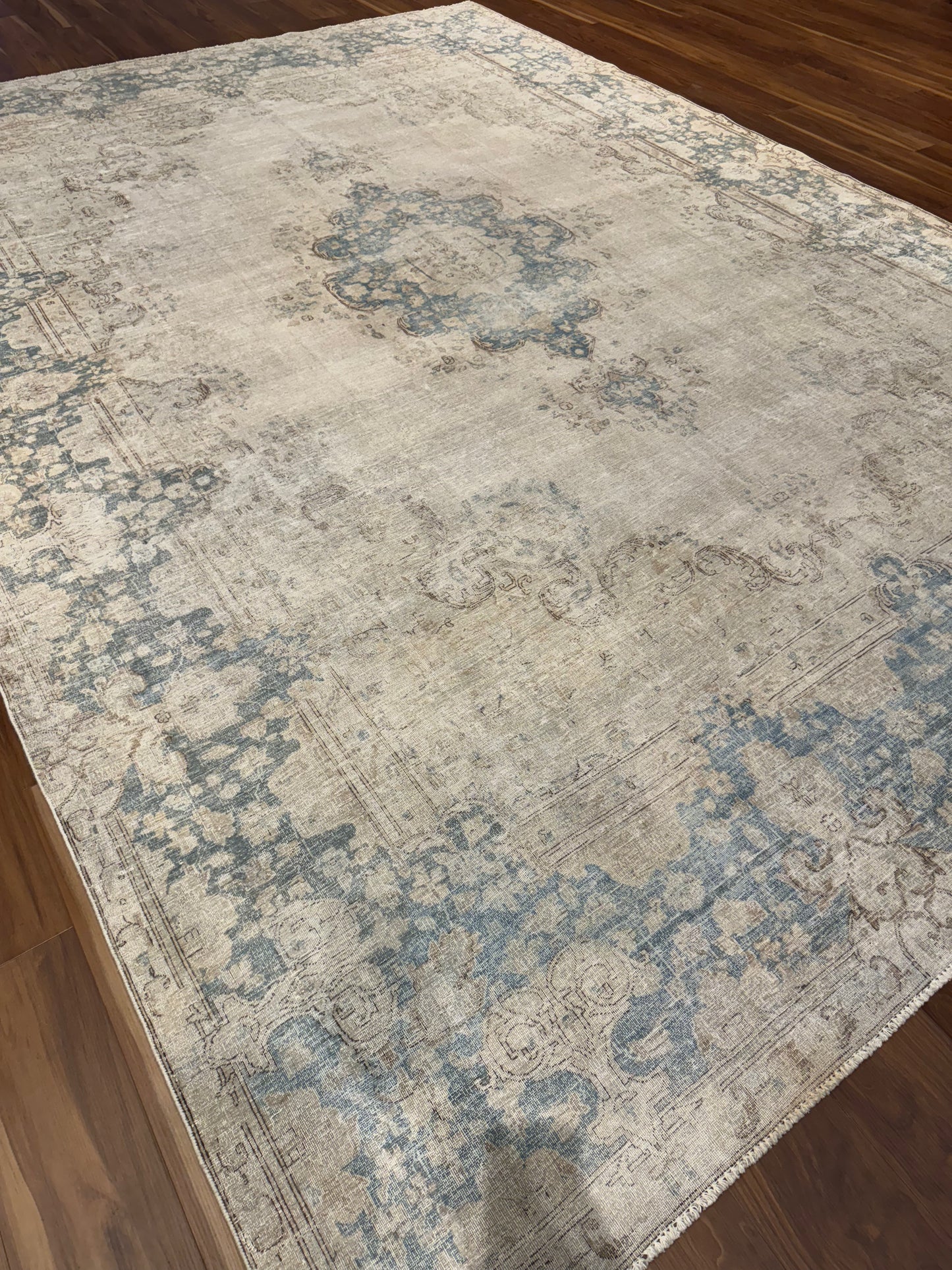 Vintage Persian MP6212 - 9.7 x 13.11