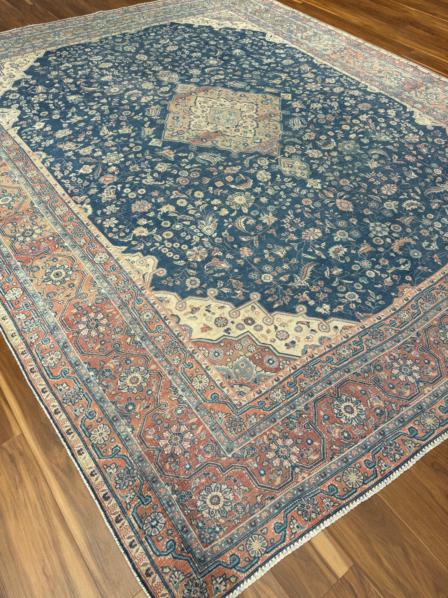 Vintage Persian MP6218 - 10.6 x 12.8