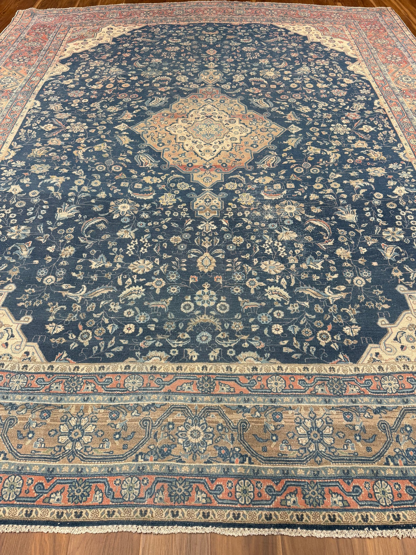 Vintage Persian MP6218 - 10.6 x 12.8