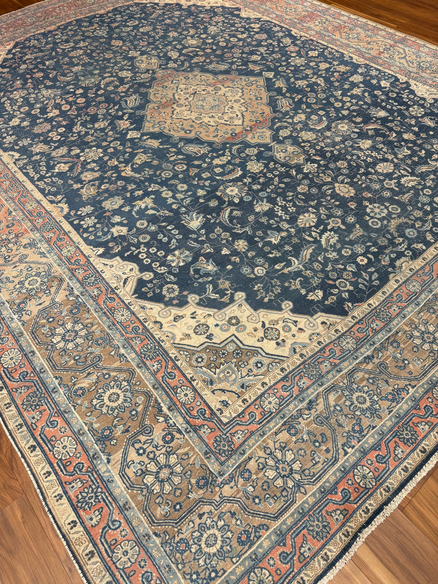 Vintage Persian MP6218 - 10.6 x 12.8