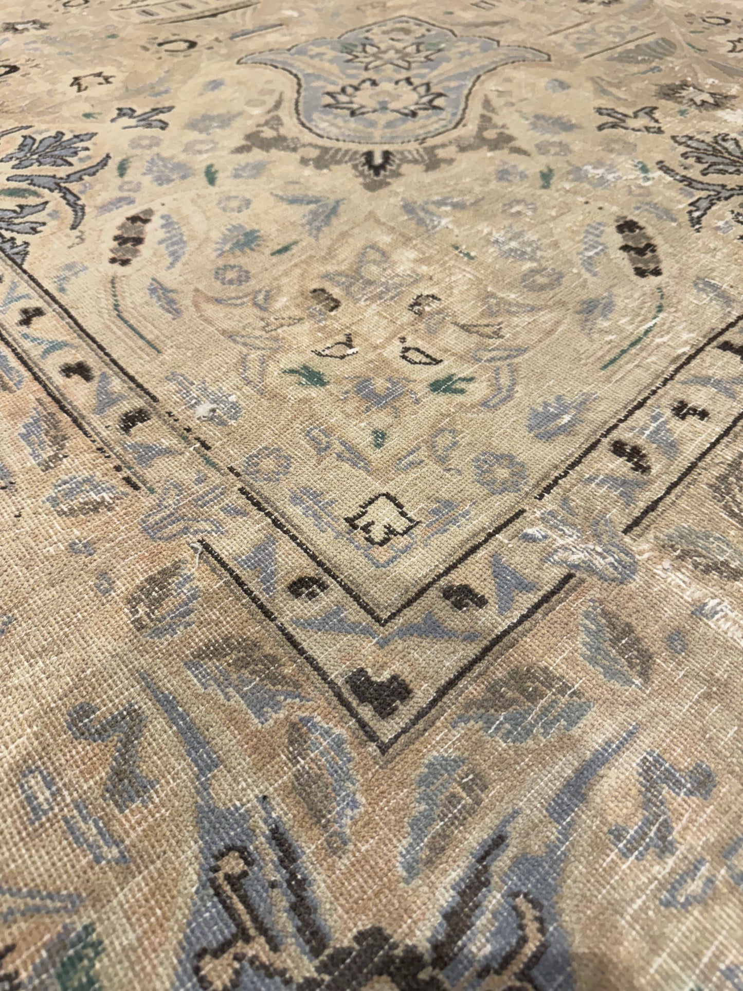 Vintage Persian MP6230 - 9.8 x 12.6
