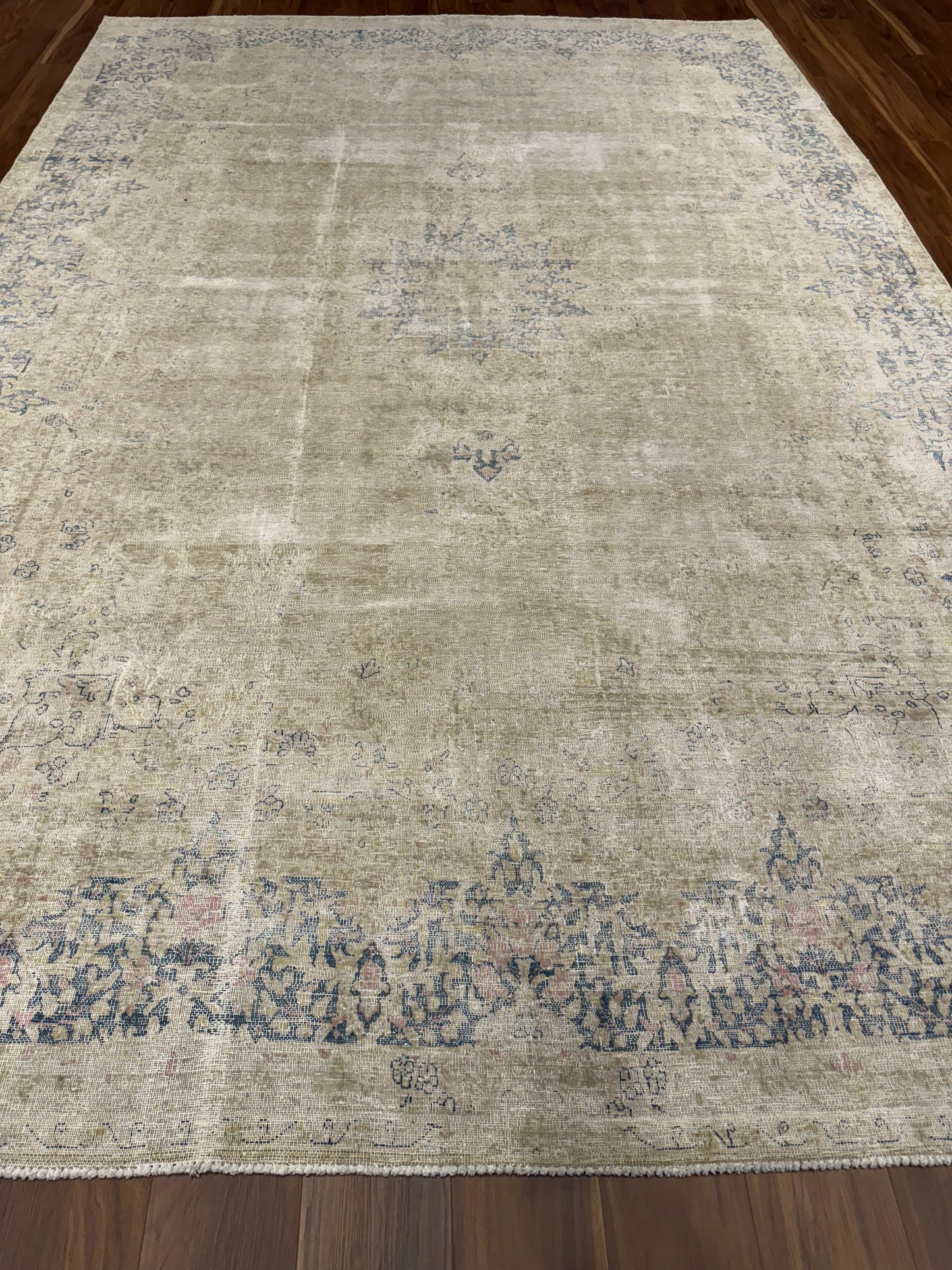 Vintage Persian MP6247 -  9 x 12.9