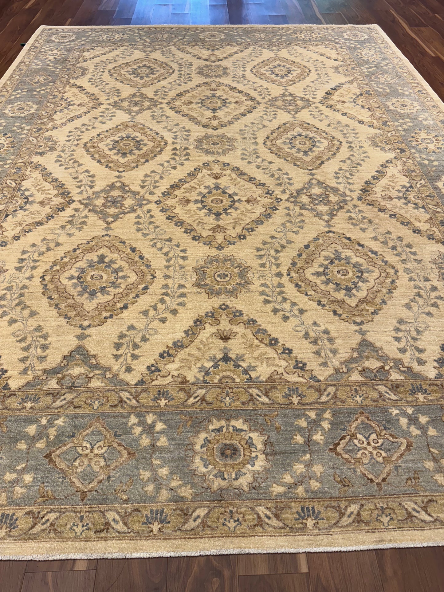 Sultanabad (Usak) MP6283 - 10.1 x 13.8