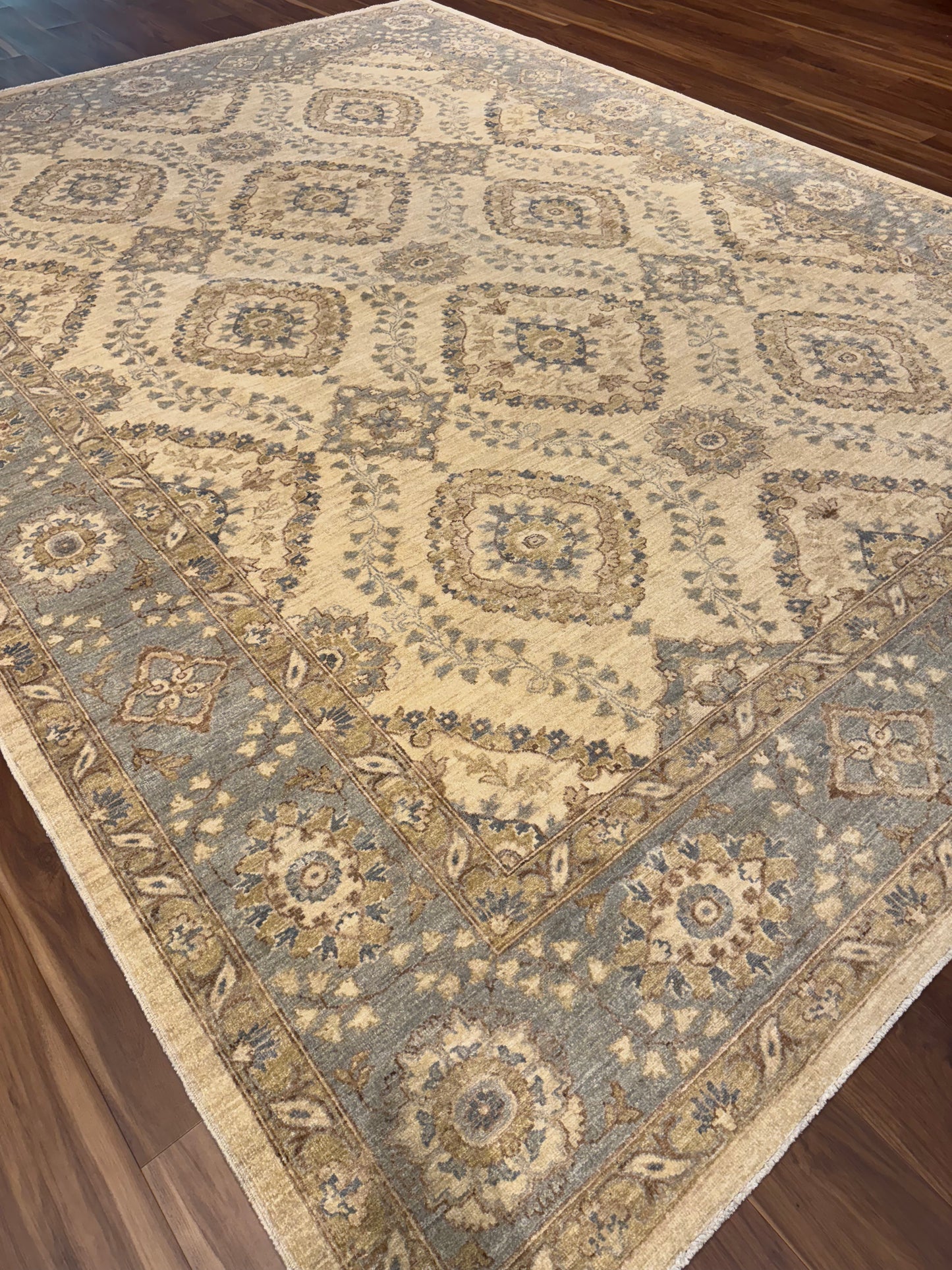 Sultanabad (Usak) MP6283 - 10.1 x 13.8