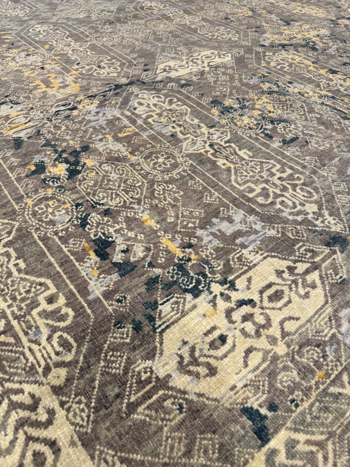 Modern Aubusson MP6345 - 10 x 14