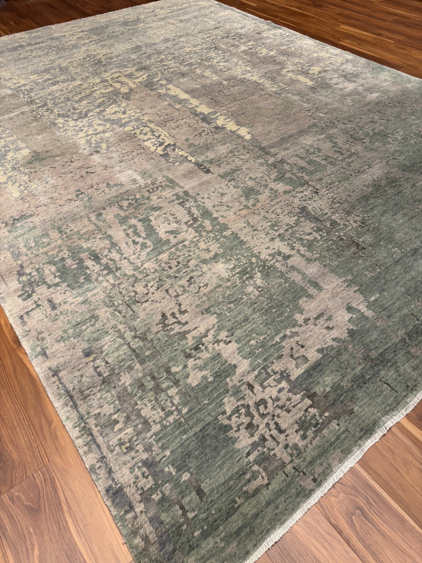 Lustrous Hues Abstract Rug MP6375 - 10.3 x 14.1