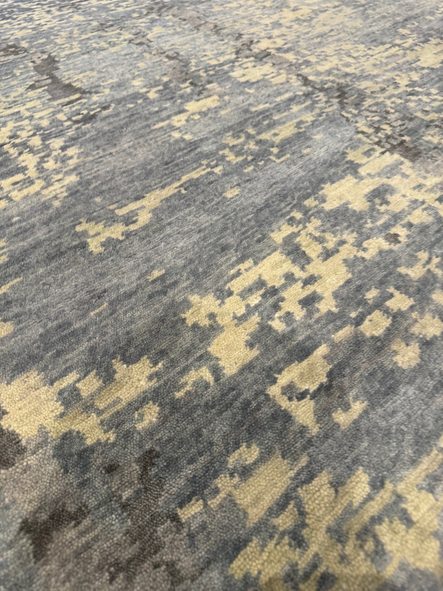 Lustrous Hues Abstract Rug MP6375 - 10.3 x 14.1