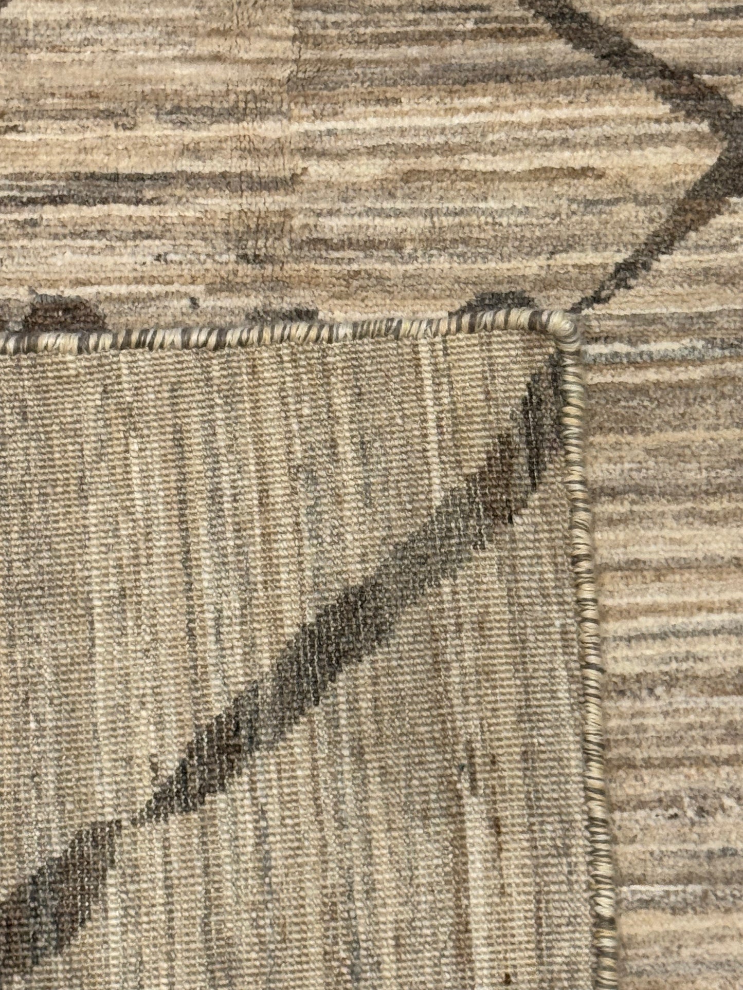 Modern Striped MP6426 - 7.7 x 9.3