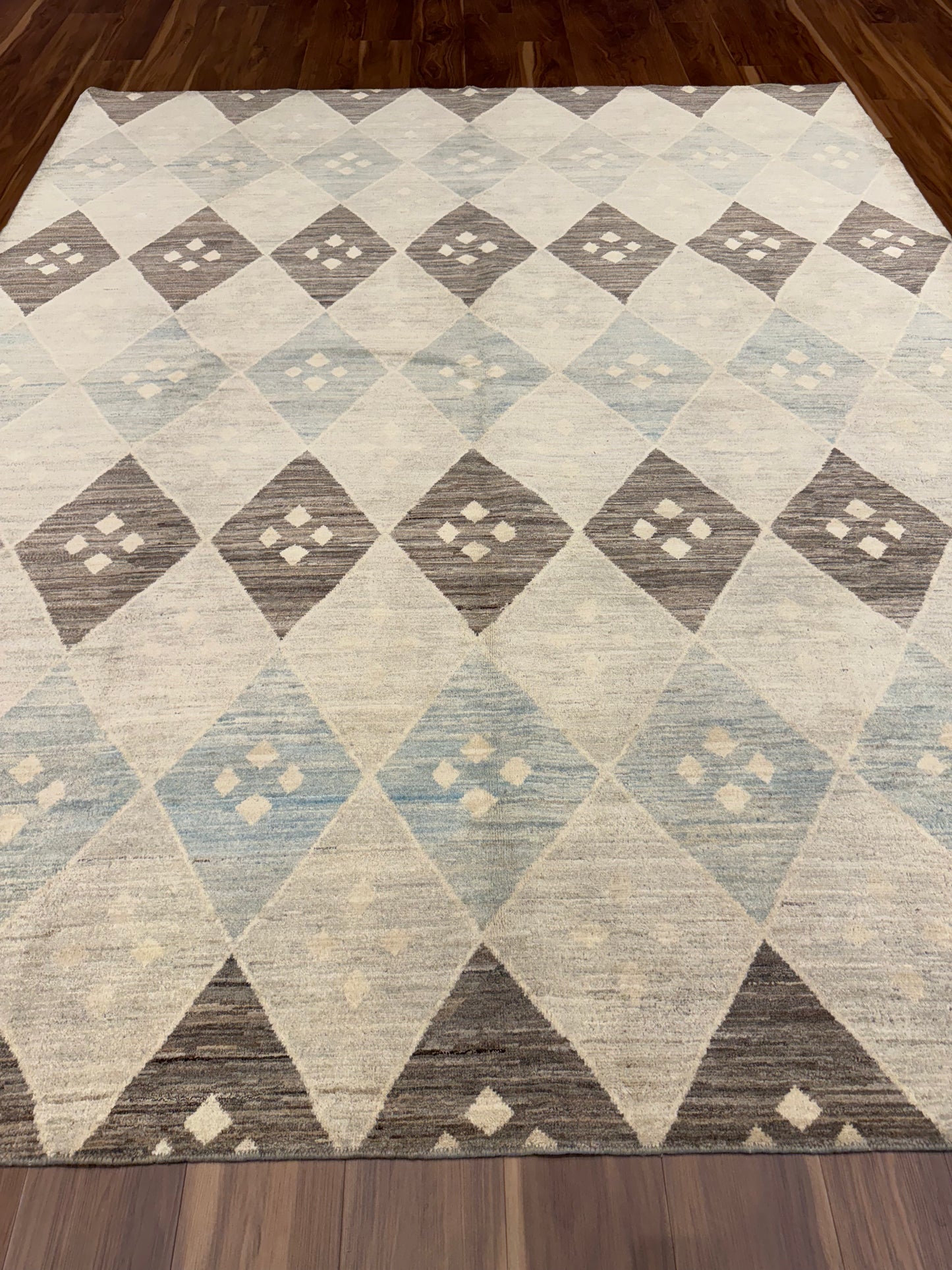 Modern Geometric MP6484 - 8.1 x 9.10