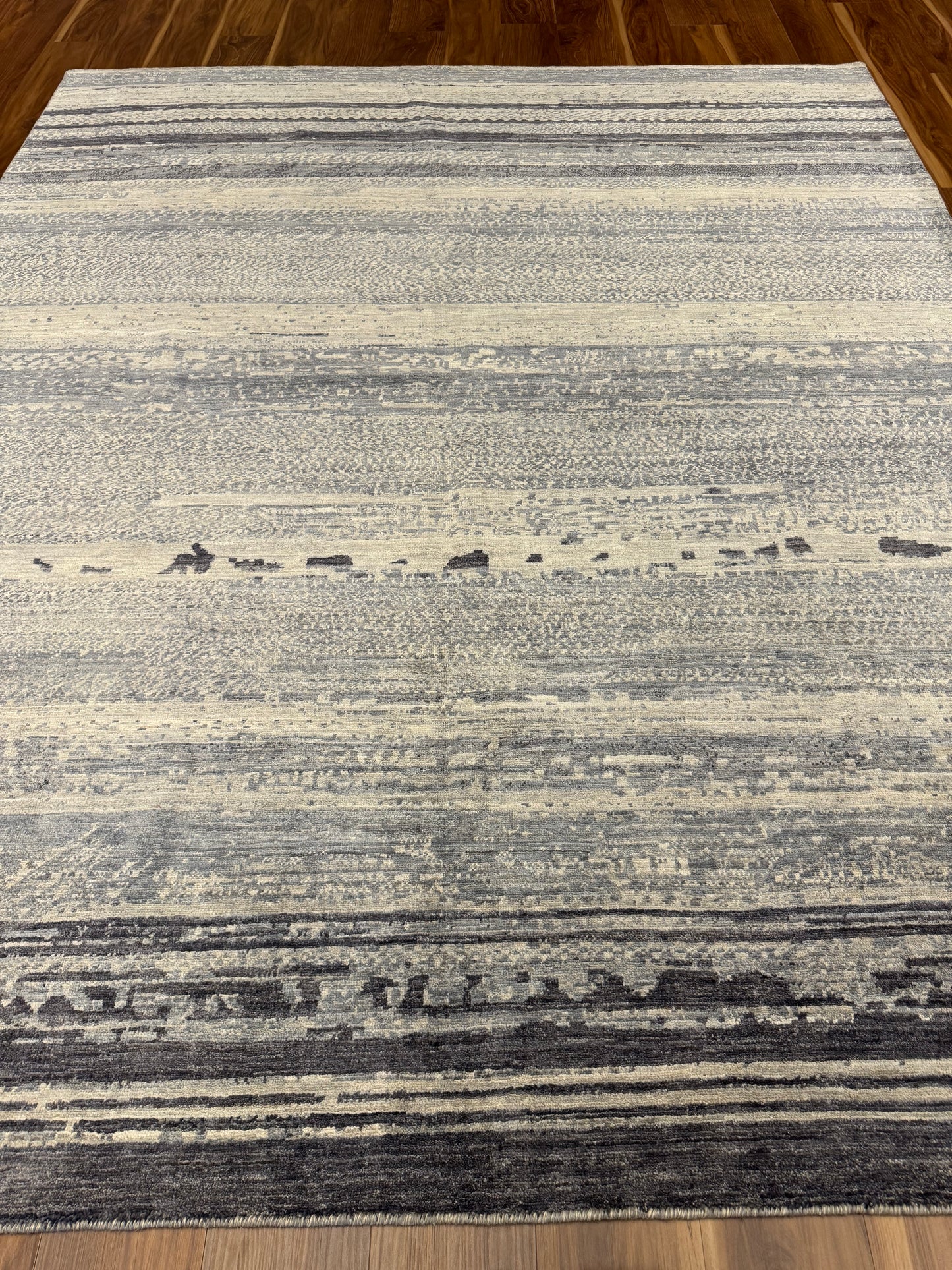 Modern Striped MP6490 - 7.11 x 9.9