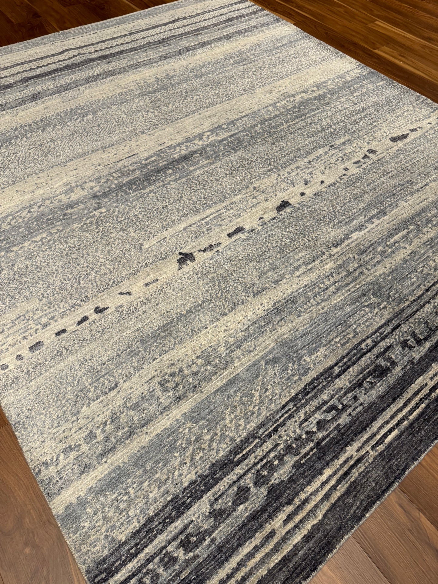 Modern Striped MP6490 - 7.11 x 9.9