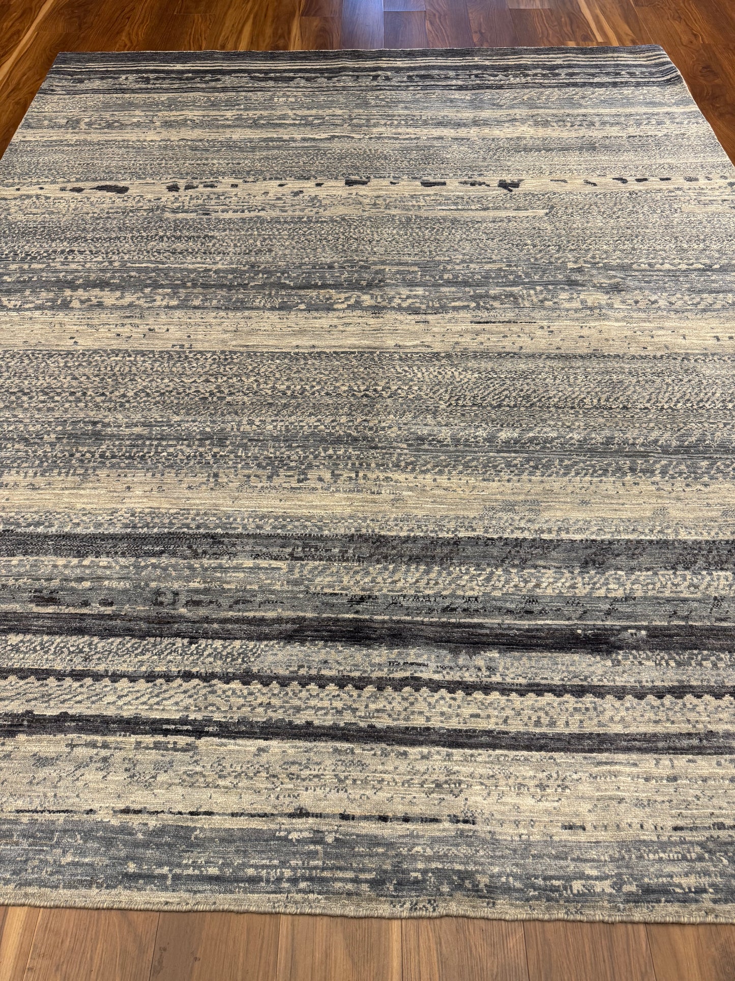 Modern Striped MP6490 - 7.11 x 9.9