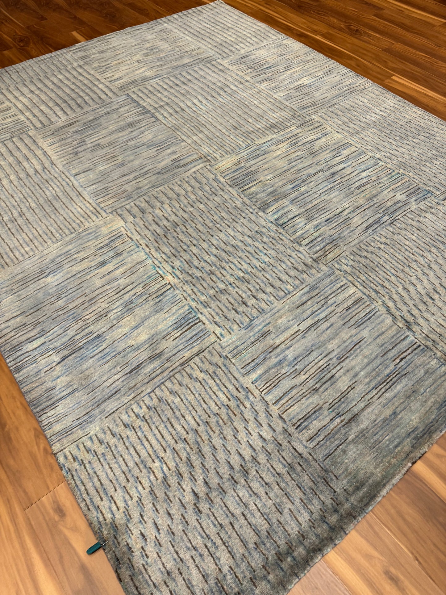 Modern Striped MP6501 - 7.11 x 9.7