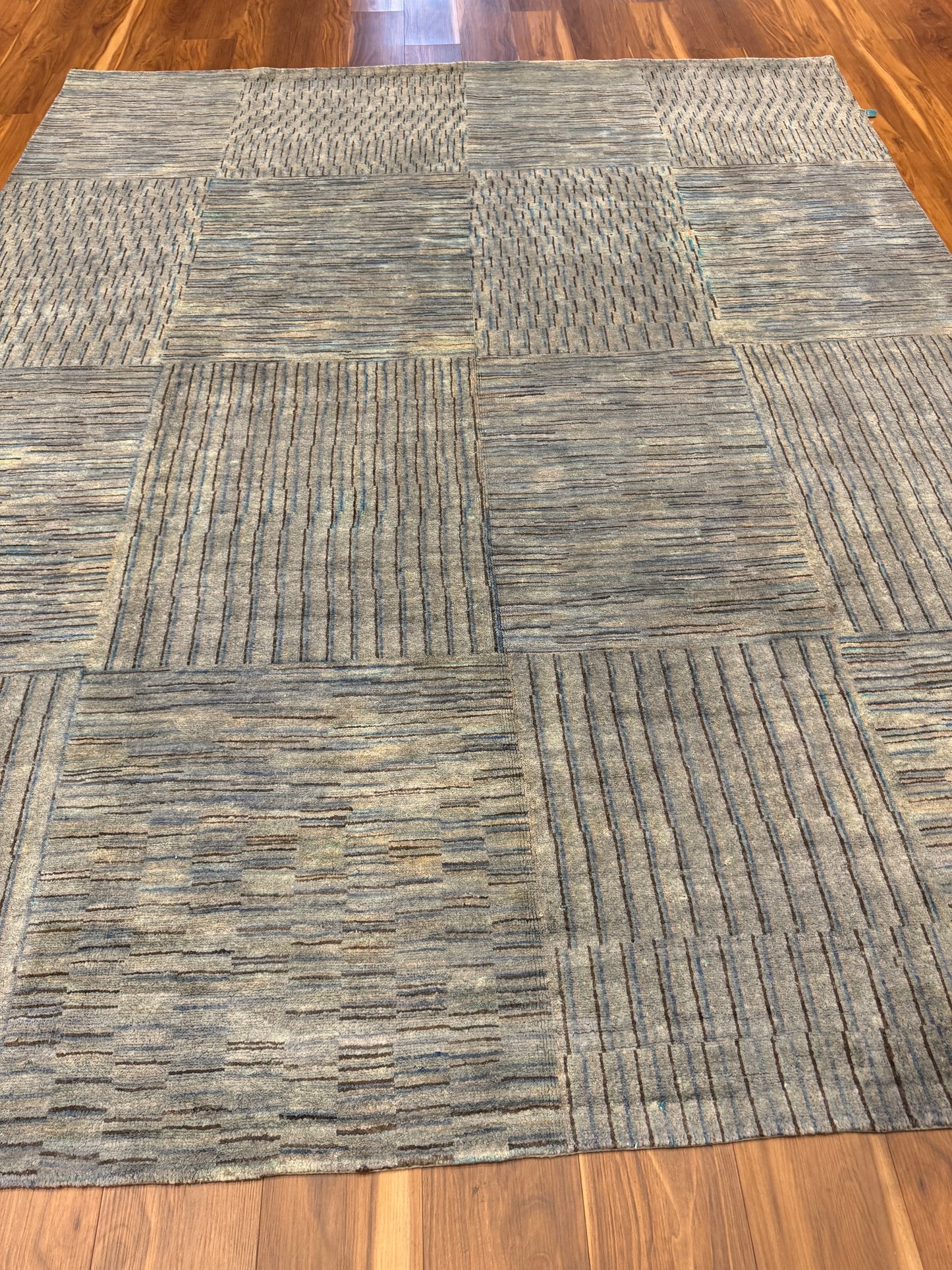 Modern Striped MP6501 - 7.11 x 9.7