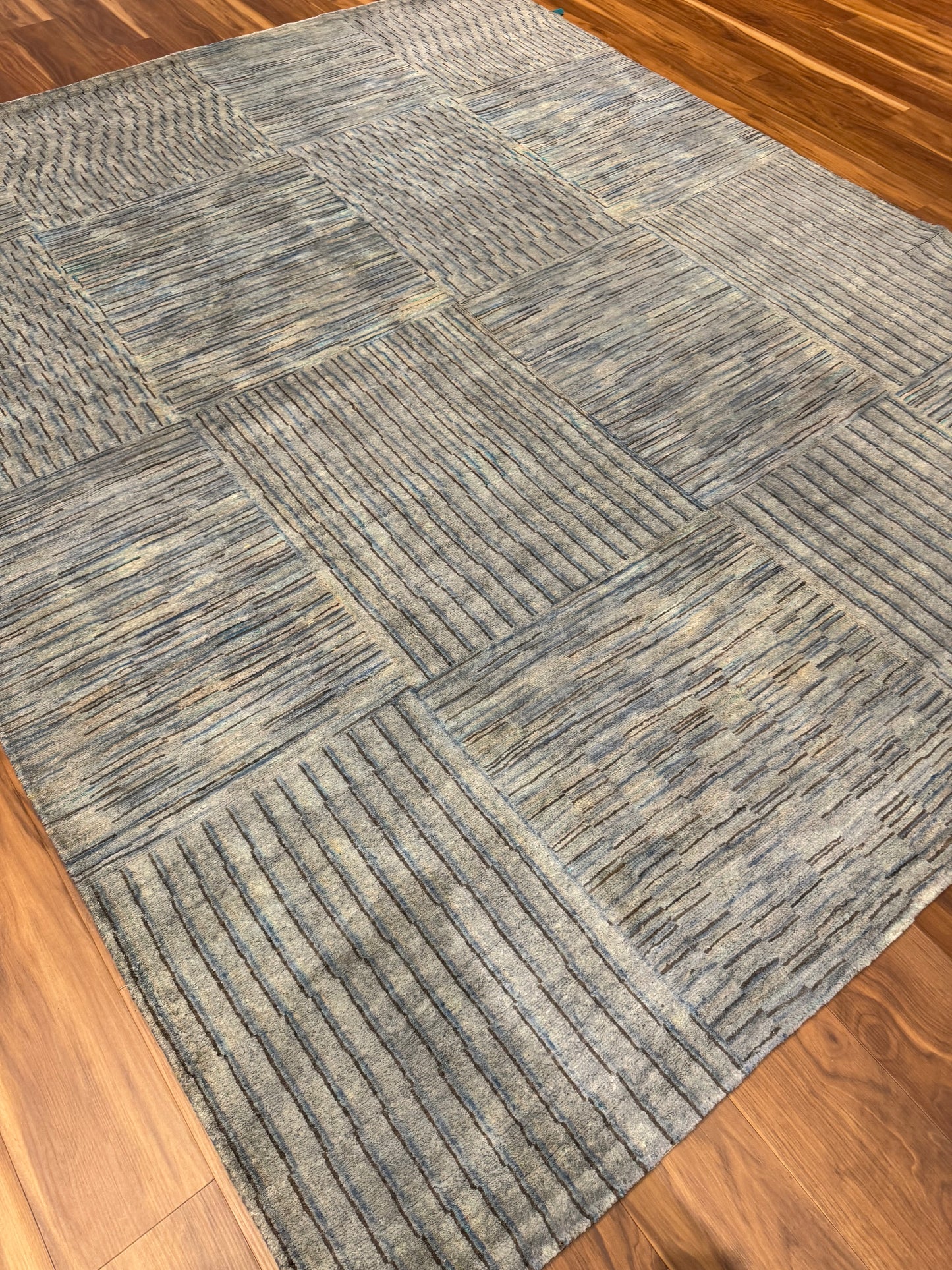 Modern Striped MP6501 - 7.11 x 9.7