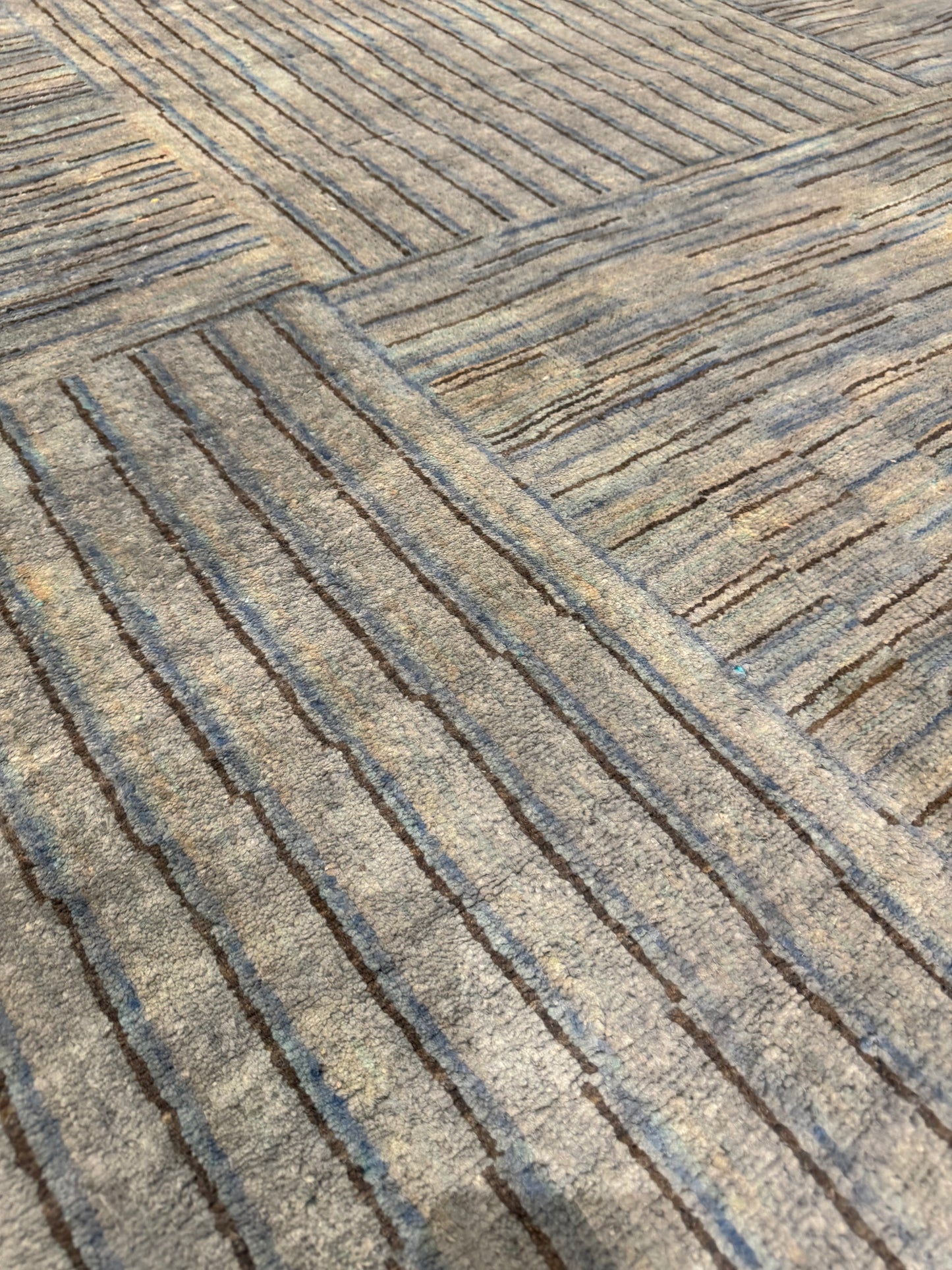 Modern Striped MP6501 - 7.11 x 9.7