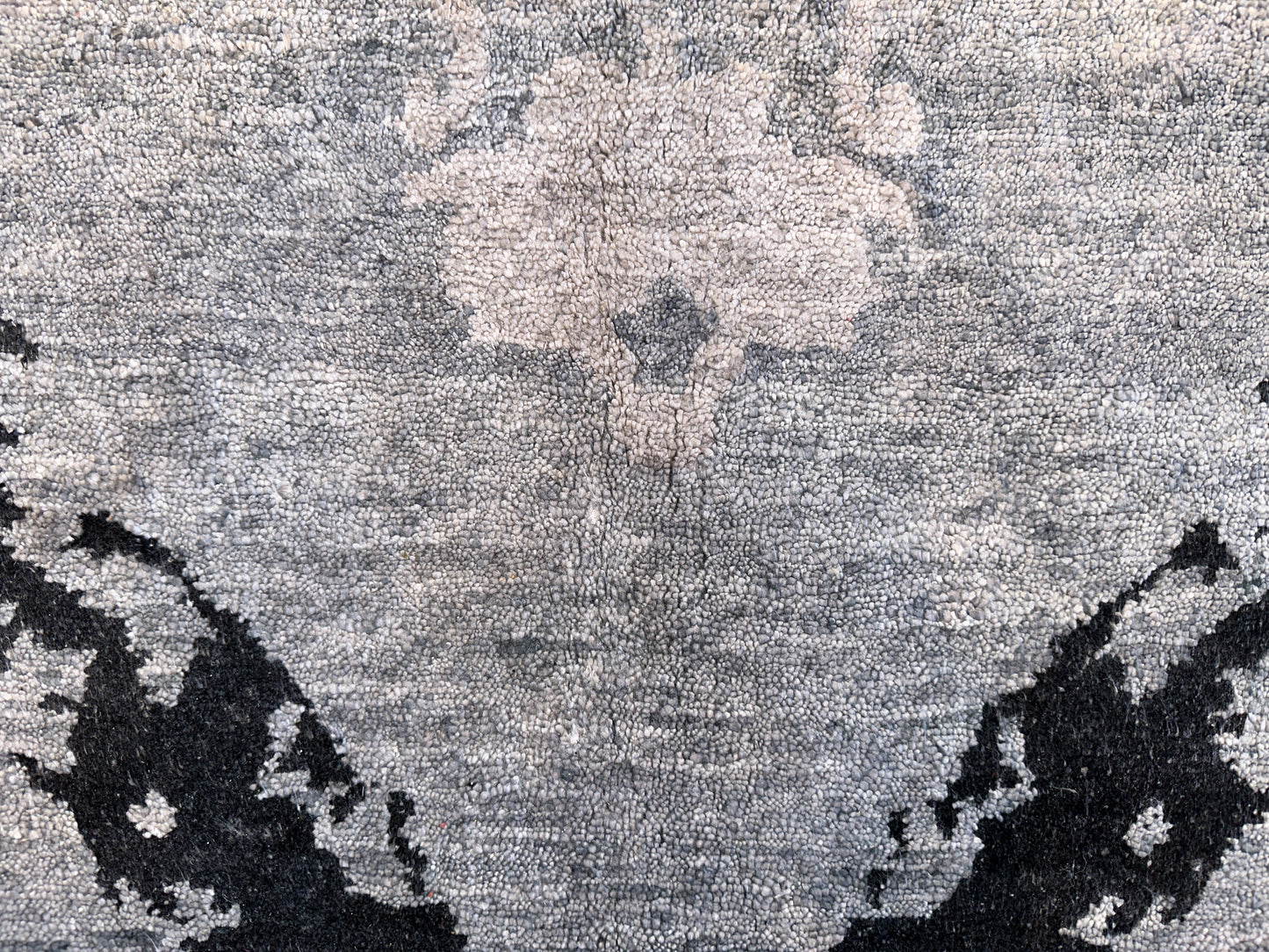 Modern Damask SR6028 - 9 x 12