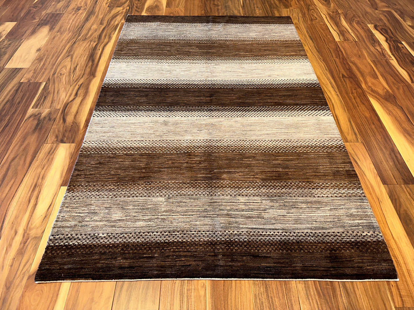 Modern Striped SR6653 - 5.1 x 7.11