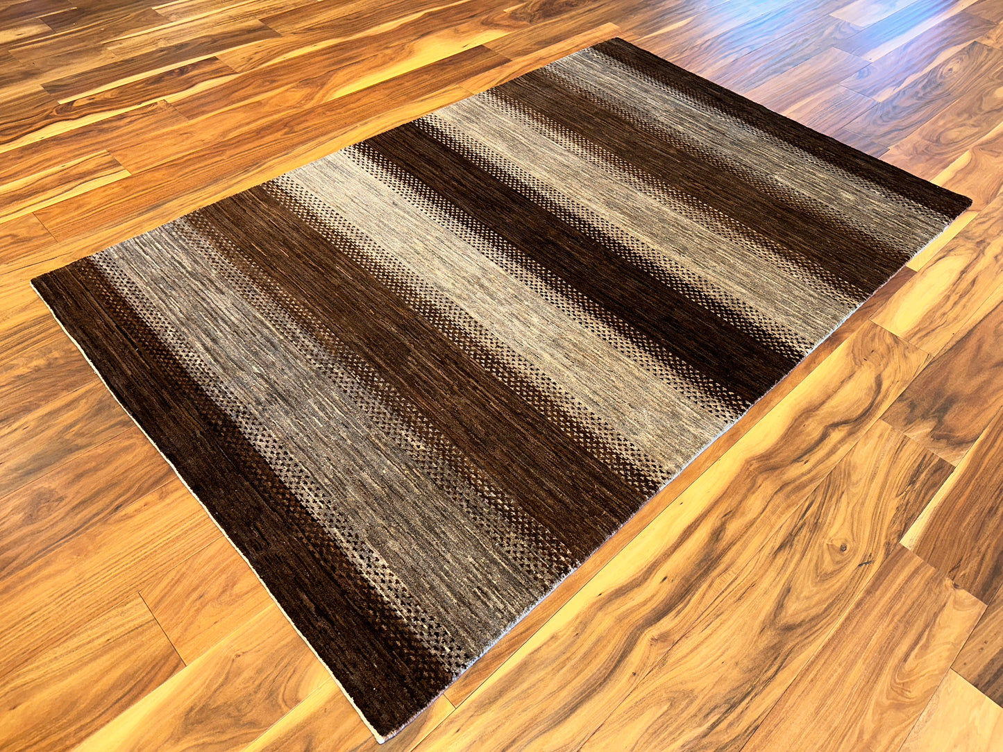 Modern Striped SR6653 - 5.1 x 7.11