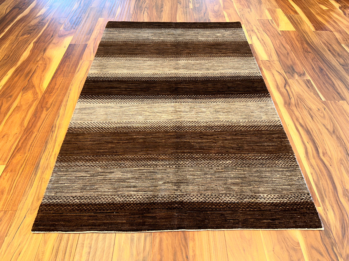 Modern Striped SR6653 - 5.1 x 7.11