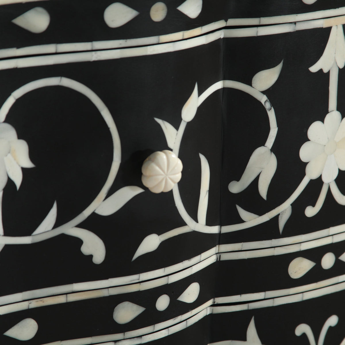 18" Floral Horn Inlay Mango Dresser