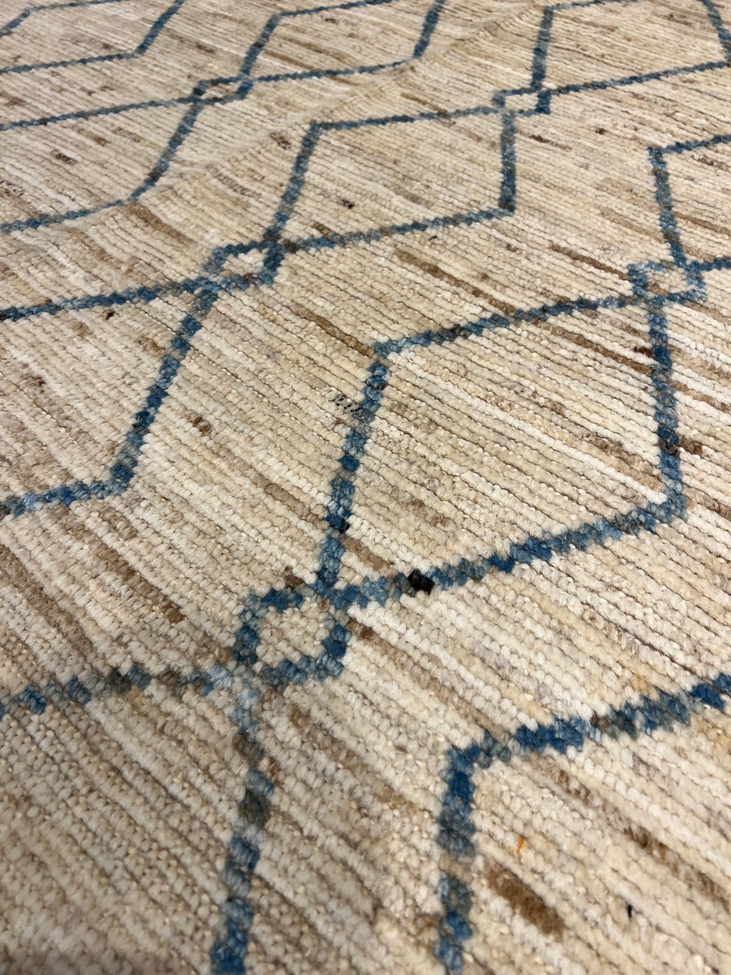 Subtle Elegance Moroccan Lattice Wool Rug Moroccan MP5291 - 8.3 x 10.2