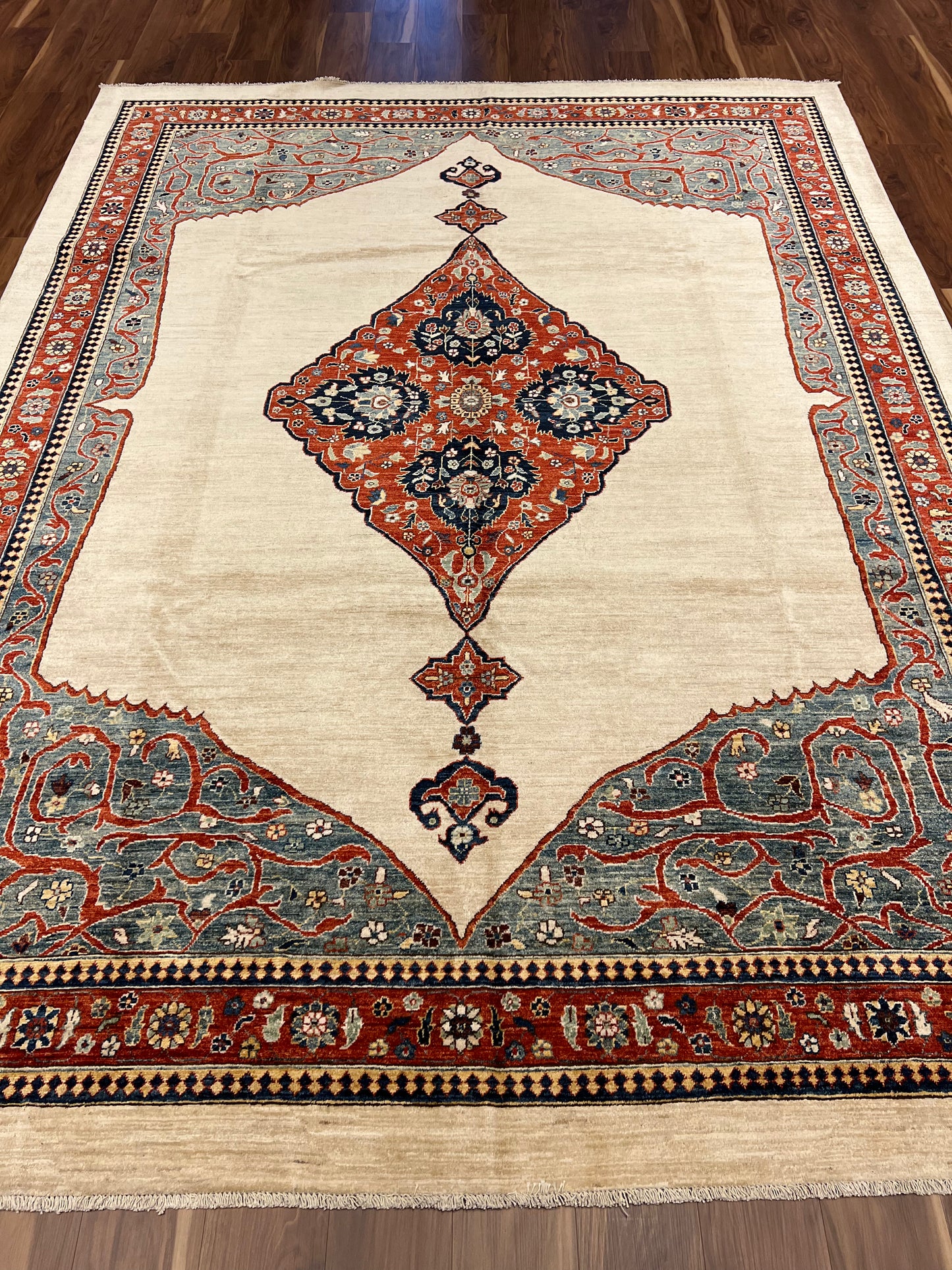 Mystique Bakshaish MP5327 - 8.10 x 11.10