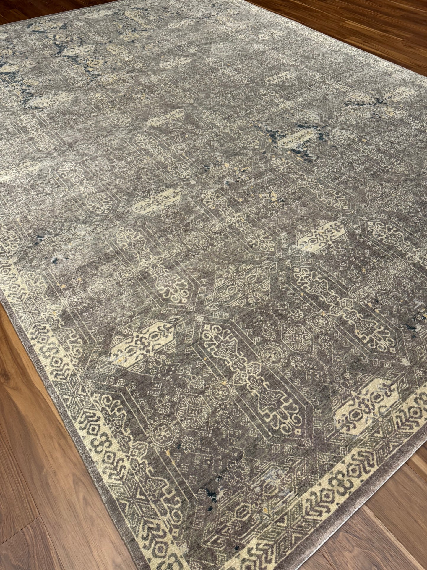 Modern Aubusson MP6345 - 10 x 14