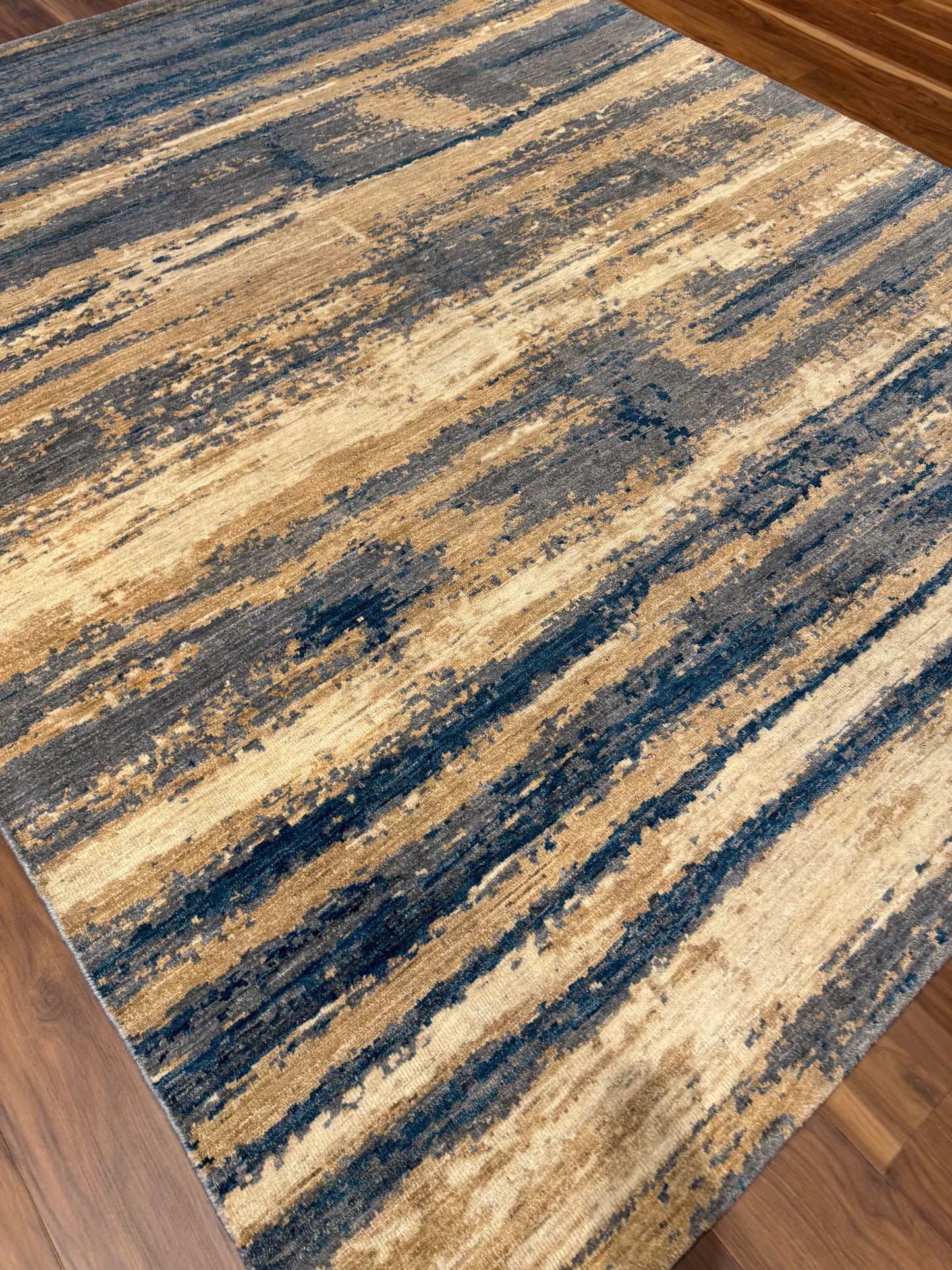 Vertical Harmony Modern Wool Rug MP6434 - 7.11 x 10.1