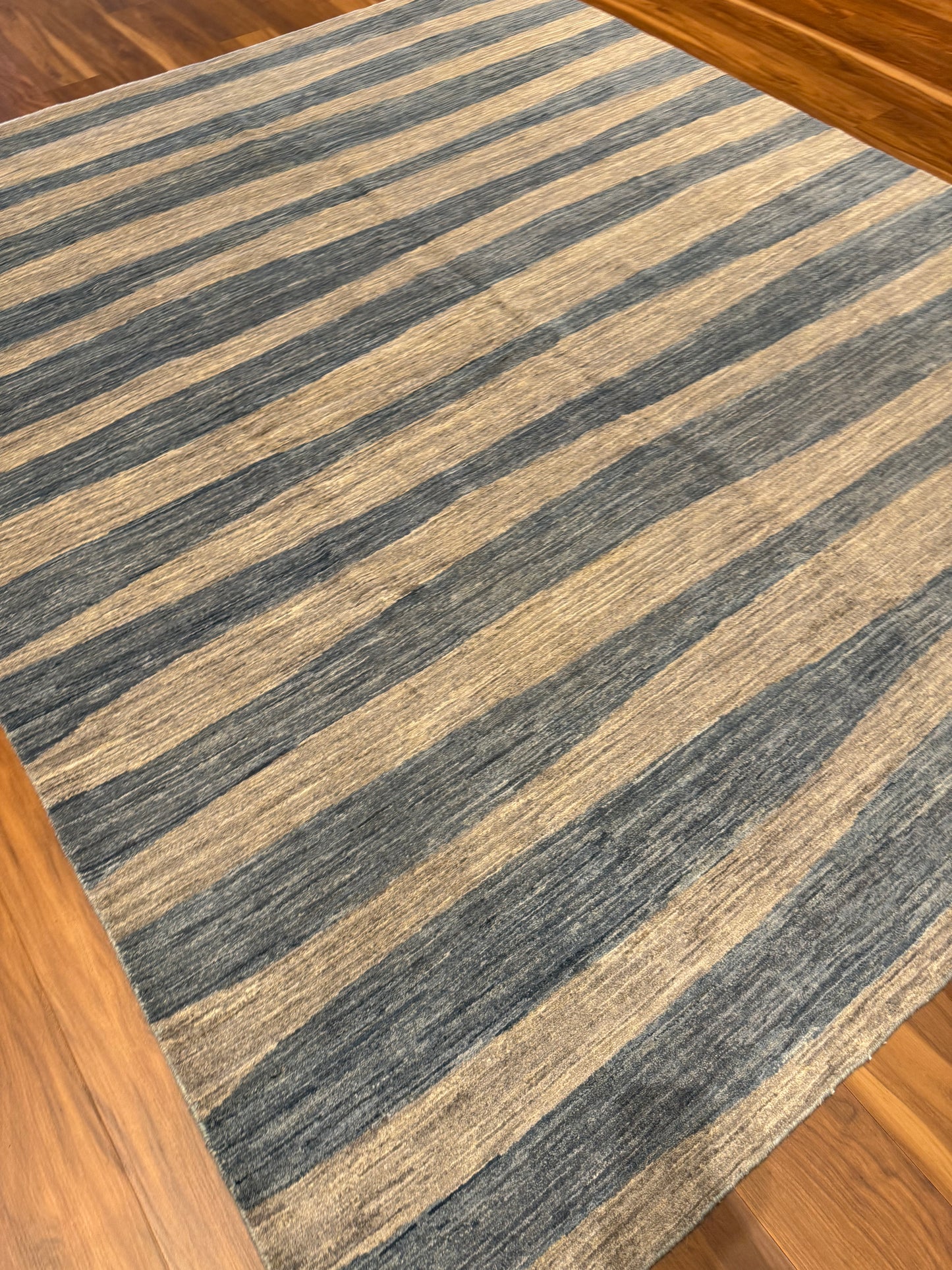 Modern Striped MP6469 - 7.11 x 9.8