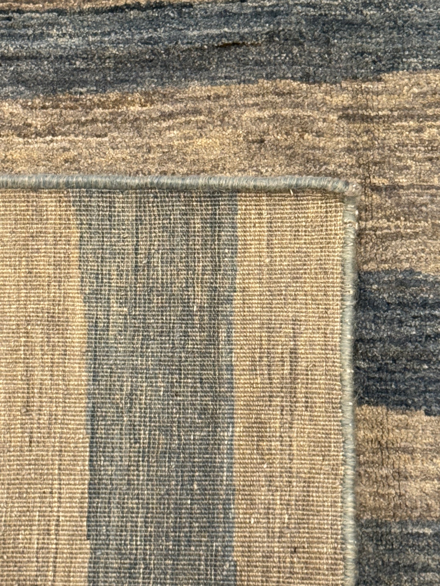 Modern Striped MP6469 - 7.11 x 9.8