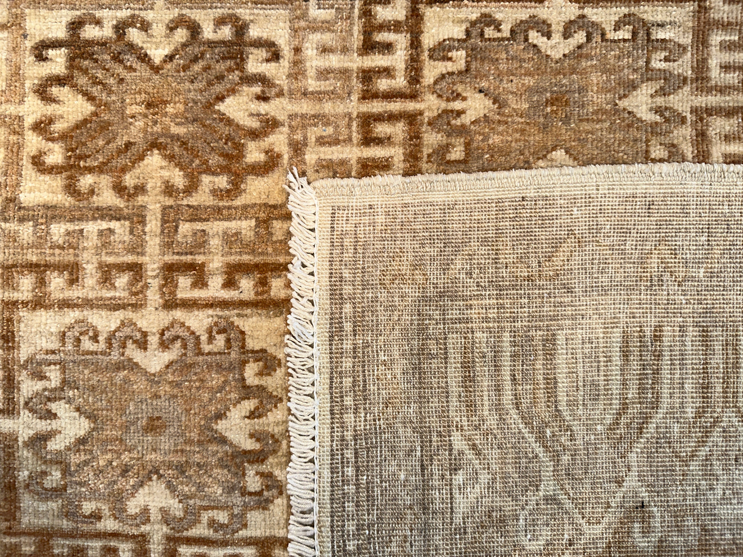 Khotan SR6747 - 5.1 x 7.4