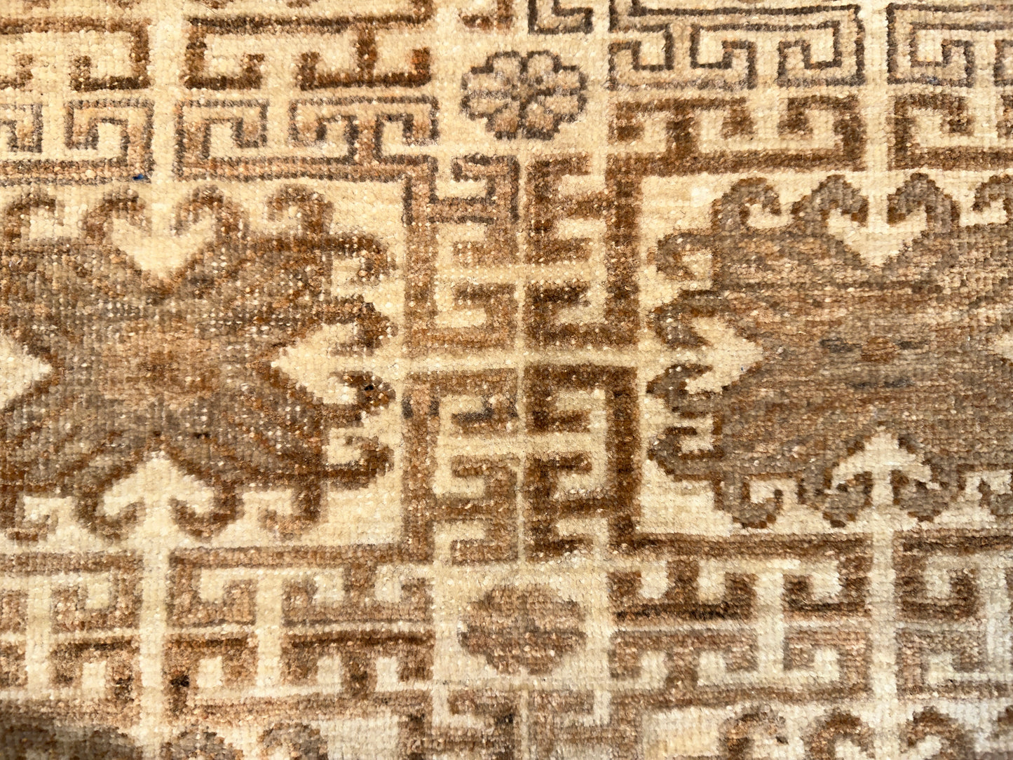 Khotan SR6747 - 5.1 x 7.4