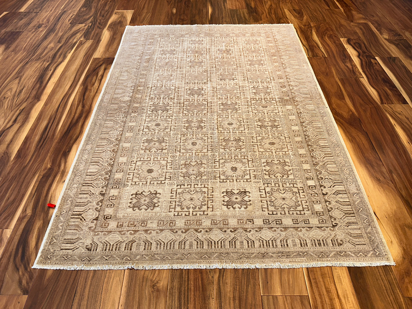 Khotan SR6747 - 5.1 x 7.4